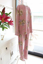 画像をギャラリービューアに読み込む, IKUKO スムース花柄プリント 全開パジャマ