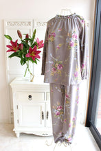 画像をギャラリービューアに読み込む, IKUKO スムース花柄プリント ラグランスリーブパジャマ