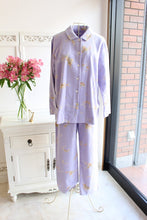 画像をギャラリービューアに読み込む, IKUKO 綾ネル花柄プリント 襟付き長袖パジャマ