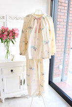 画像をギャラリービューアに読み込む, IKUKO 綾ネル花柄プリント ラグランスリーブパジャマ