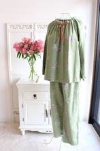 画像をギャラリービューアに読み込む, IKUKO 綾ネル花柄プリント ラグランスリーブパジャマ