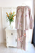 画像をギャラリービューアに読み込む, IKUKO 綾ネル花柄プリント ギャザーパジャマ