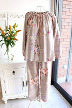画像をギャラリービューアに読み込む, IKUKO 綾ネル花柄プリント ギャザーパジャマ