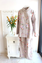 画像をギャラリービューアに読み込む, IKUKO 綾ネル花柄プリント 襟付きパジャマ