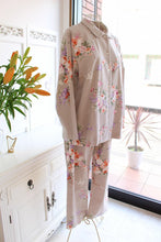画像をギャラリービューアに読み込む, IKUKO 綾ネル花柄プリント 襟付きパジャマ