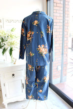 画像をギャラリービューアに読み込む, IKUKO 綾ネル花柄襟付パジャマ