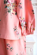 画像をギャラリービューアに読み込む, IKUKO 綾ネル花柄丸首パジャマ