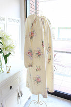 画像をギャラリービューアに読み込む, IKUKO 綾ネル花柄かぶりタイプネグリジェ