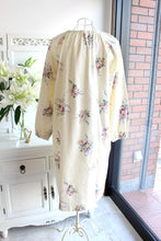 画像をギャラリービューアに読み込む, IKUKO 綾ネル花柄かぶりタイプネグリジェ