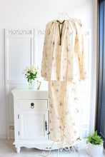 画像をギャラリービューアに読み込む, 【50%OFF!】IKUKO Wガーゼ花柄プリント タックパジャマ