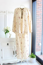 画像をギャラリービューアに読み込む, 【50%OFF!】IKUKO Wガーゼ花柄プリント タックパジャマ