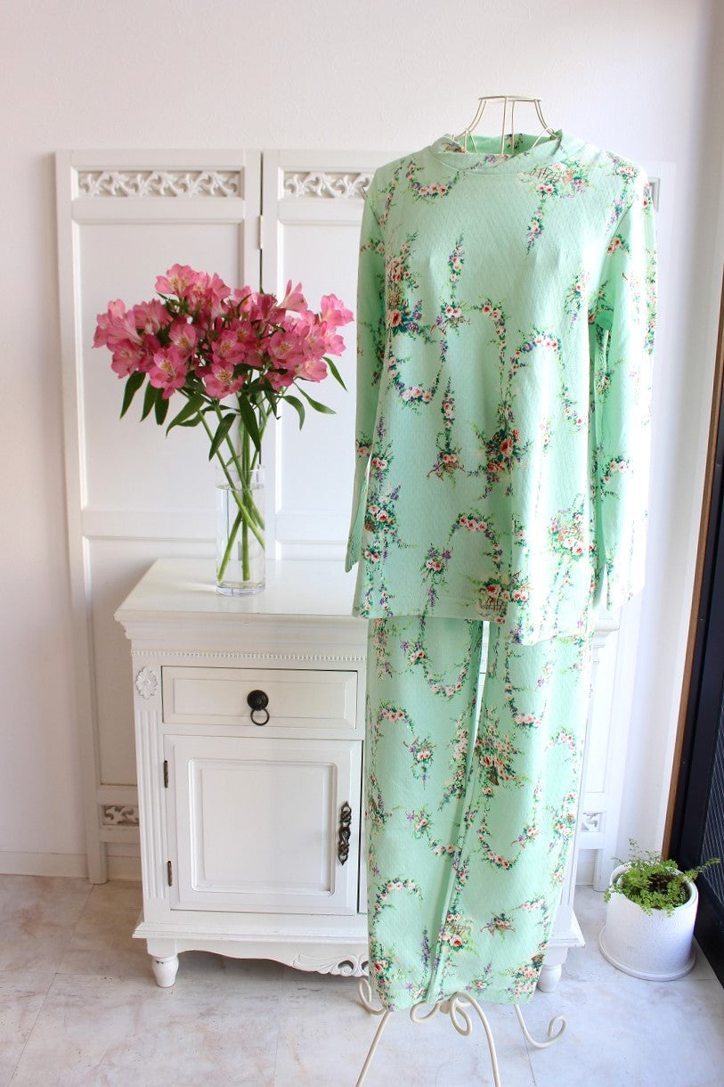 【訳アリ品40％OFF!】IKUKO　接結花柄　パジャマ